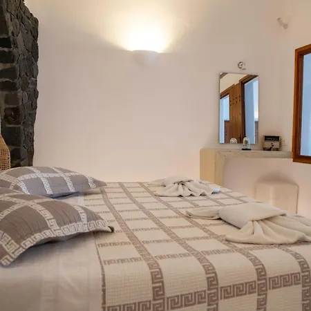 Luxe Efis Sea View 4 & 4 Prive Jacuzzi Imerovigli (Santorini)